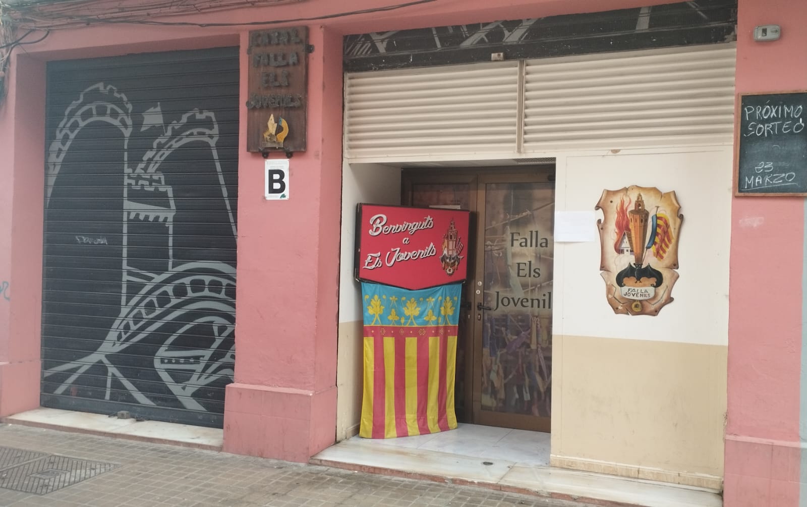 Puerta de nuestro casal fallero